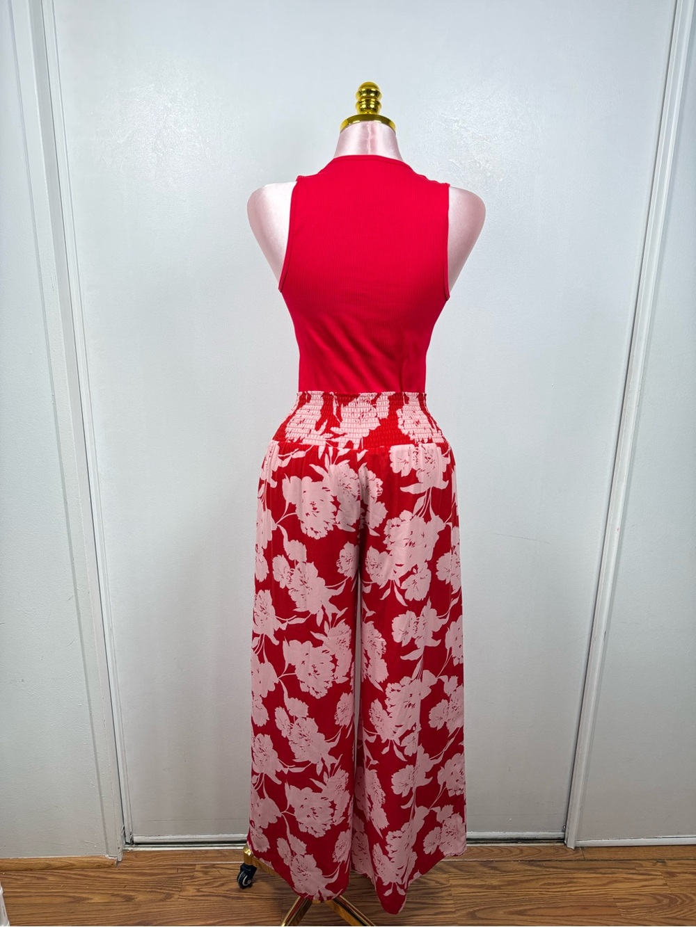 Sienna Sky Red Floral Wide Leg Pants High Rise Smocked Waist Size M - Picture 3 of 7